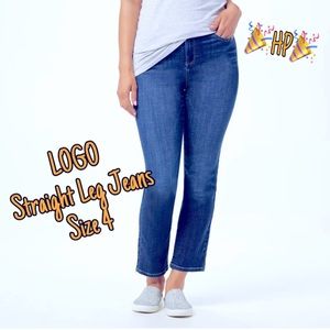 🎉HP🎉 Amazing Condition LOGO Straight Ankle Jeans Size 4